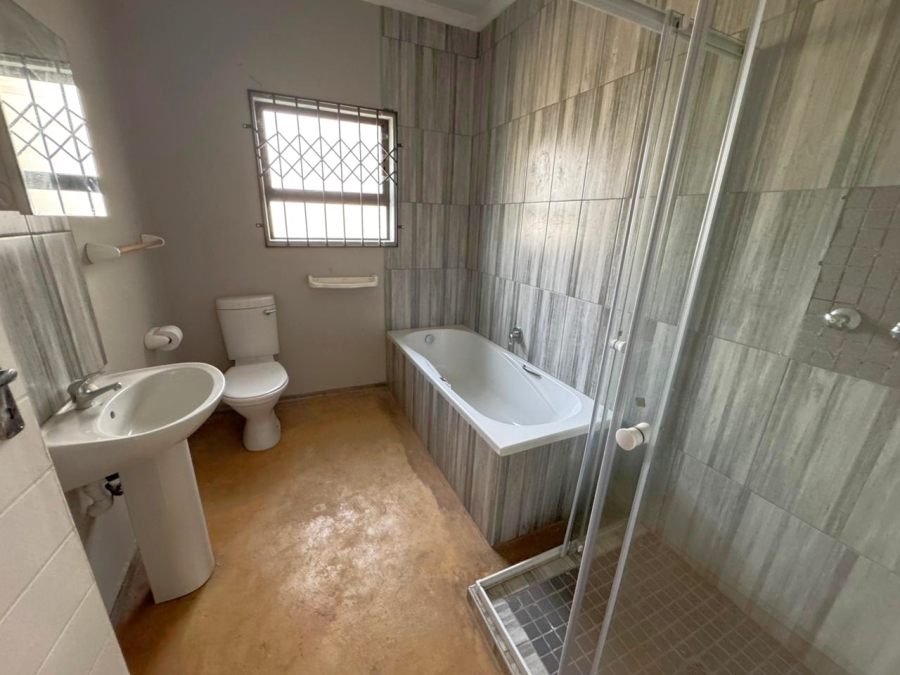 To Let 3 Bedroom Property for Rent in Santareme Eastern Cape